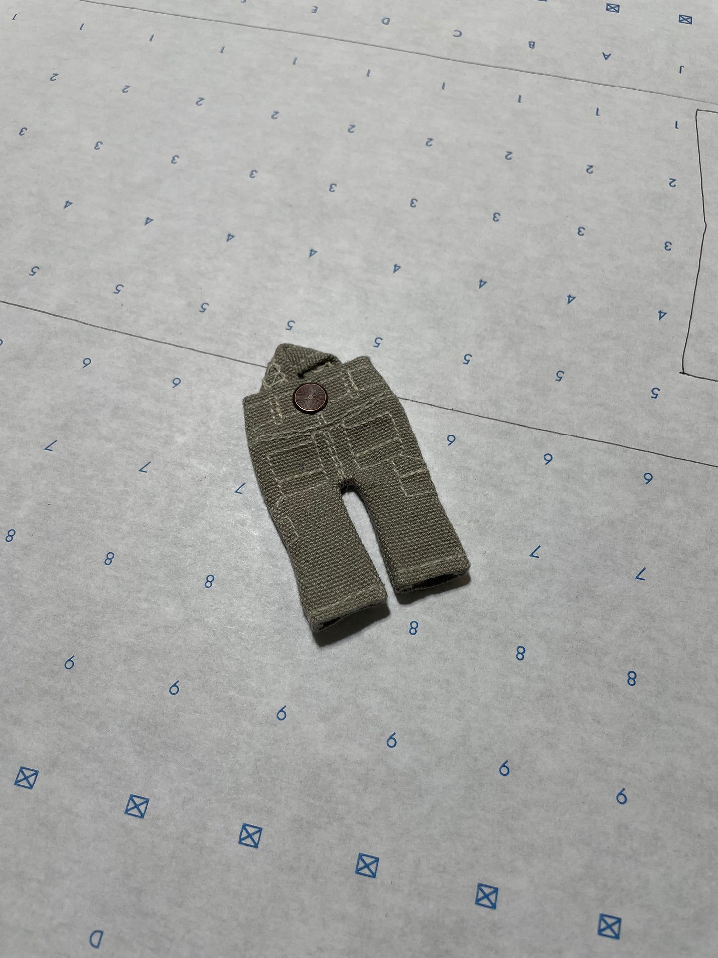 Double knee tiny pants.
