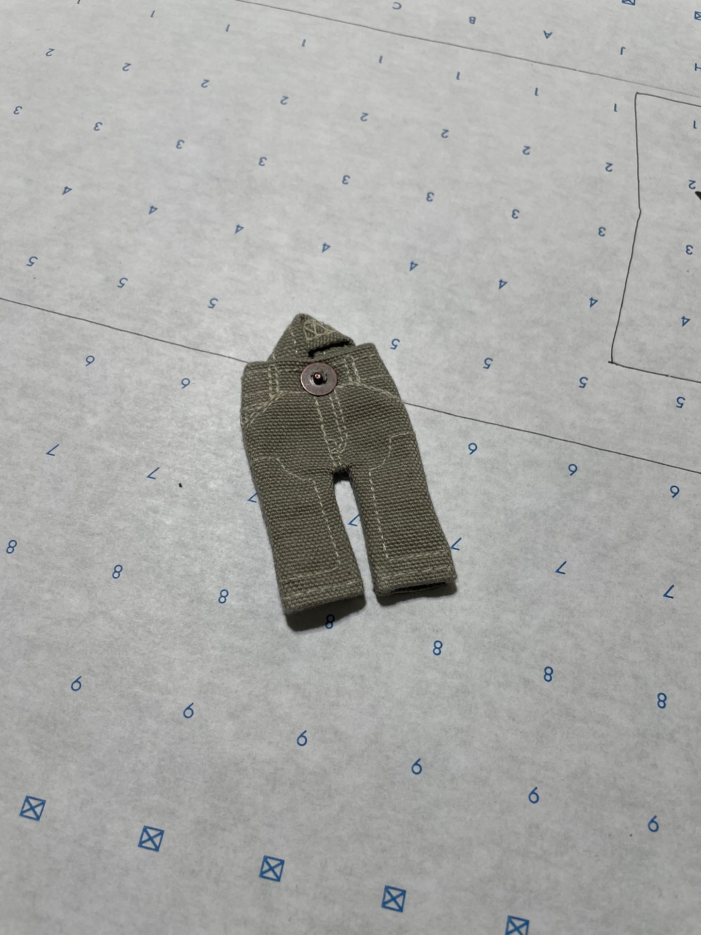 Double knee tiny pants.
