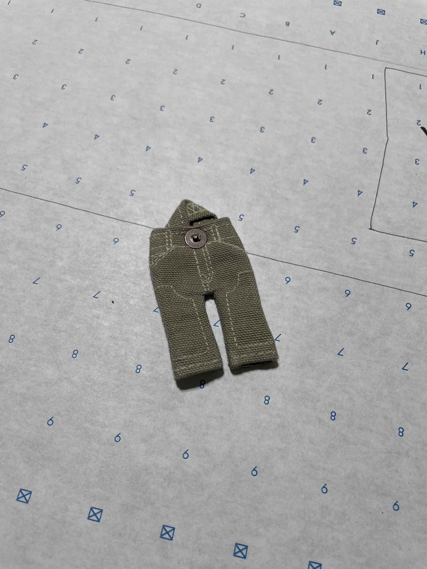 Double knee tiny pants.